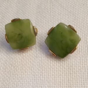 Alice Caviness Green Jade-like Stone Set In Gold Tone Clip Earrings